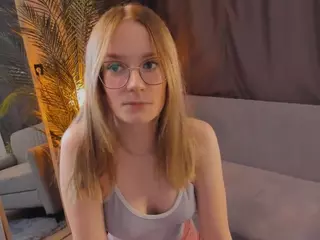 ZaraBrougham's Live Sex Cam Show