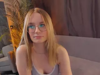 ZaraBrougham's Live Sex Cam Show