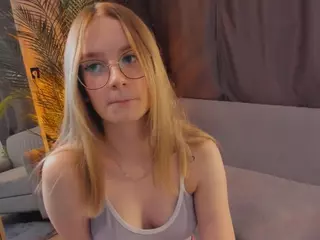 ZaraBrougham's Live Sex Cam Show