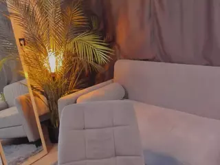 ZaraBrougham's Live Sex Cam Show