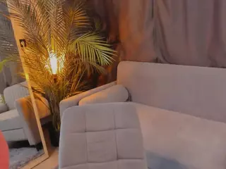 ZaraBrougham's Live Sex Cam Show