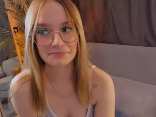 ZaraBrougham's Live Sex Cam Show
