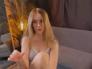 ZaraBrougham's Live Sex Cam Show