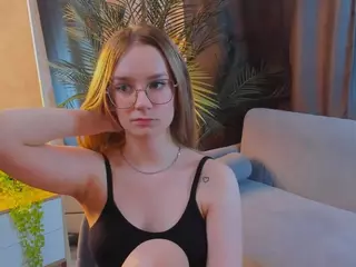 ZaraBrougham's Live Sex Cam Show