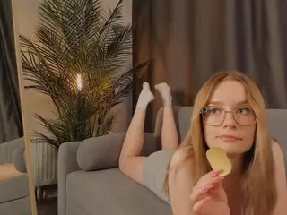 ZaraBrougham's Live Sex Cam Show