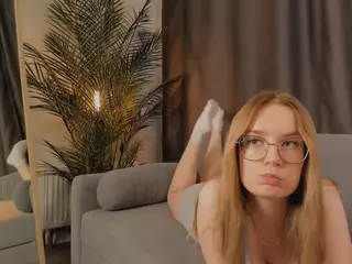 ZaraBrougham's Live Sex Cam Show
