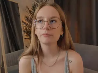 ZaraBrougham's Live Sex Cam Show