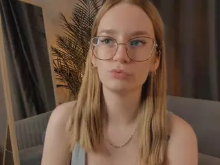 ZaraBrougham's Live Sex Cam Show