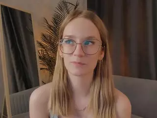 ZaraBrougham's Live Sex Cam Show