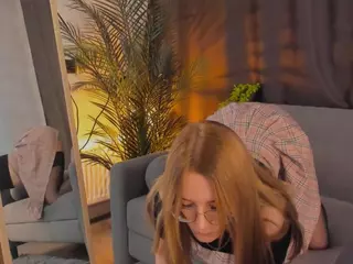 ZaraBrougham's Live Sex Cam Show