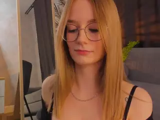 ZaraBrougham's Live Sex Cam Show