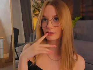 ZaraBrougham's Live Sex Cam Show
