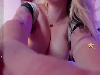 aurora-cold's Live Sex Cam Show