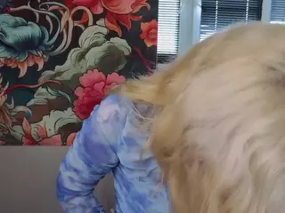EdlaBuskey's Live Sex Cam Show