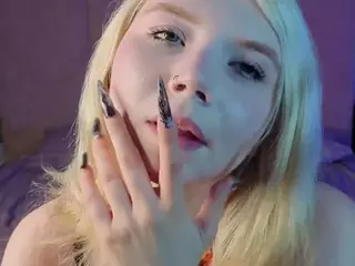 EdlaBuskey's Live Sex Cam Show