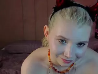 EdlaBuskey's Live Sex Cam Show