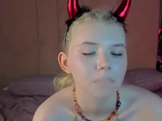 EdlaBuskey's Live Sex Cam Show