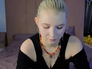 EdlaBuskey's Live Sex Cam Show