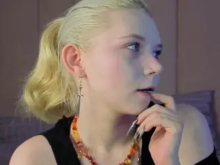 EdlaBuskey's Live Sex Cam Show