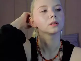 EdlaBuskey's Live Sex Cam Show