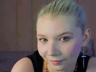 EdlaBuskey's Live Sex Cam Show