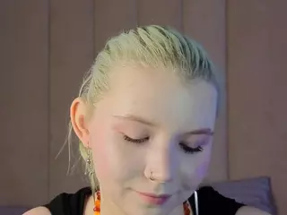 EdlaBuskey's Live Sex Cam Show