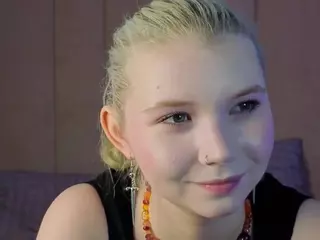 EdlaBuskey's Live Sex Cam Show