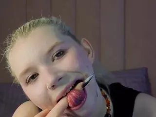 EdlaBuskey's Live Sex Cam Show