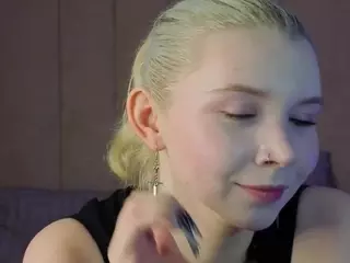 EdlaBuskey's Live Sex Cam Show
