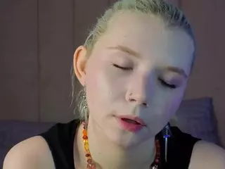 EdlaBuskey's Live Sex Cam Show