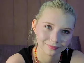 EdlaBuskey's Live Sex Cam Show