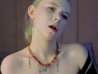 EdlaBuskey's Live Sex Cam Show