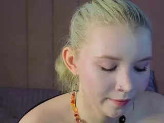 EdlaBuskey's Live Sex Cam Show