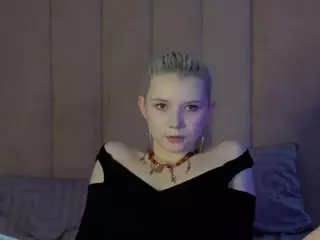 EdlaBuskey's Live Sex Cam Show