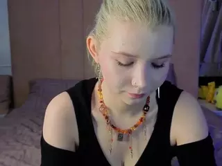 EdlaBuskey's Live Sex Cam Show