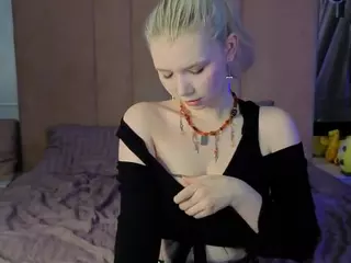 EdlaBuskey's Live Sex Cam Show