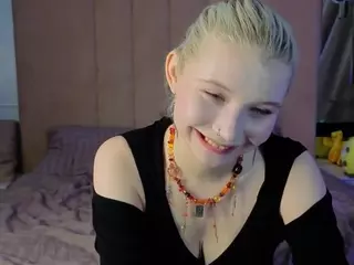 EdlaBuskey's Live Sex Cam Show