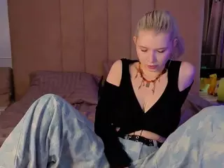 EdlaBuskey's Live Sex Cam Show