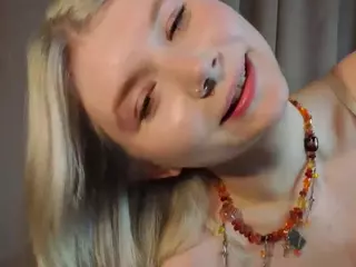 EdlaBuskey's Live Sex Cam Show