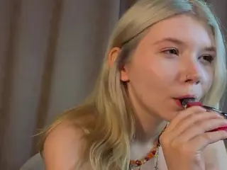 EdlaBuskey's Live Sex Cam Show