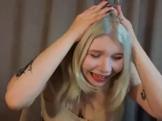 EdlaBuskey's Live Sex Cam Show