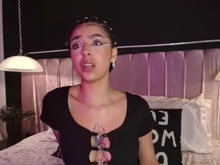 freya naughtiness's Live Sex Cam Show