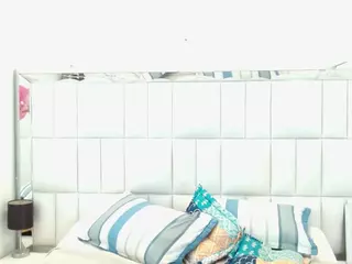 RebeccaMils's Live Sex Cam Show