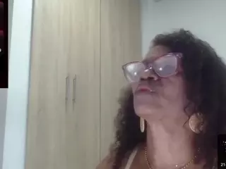 BustyXMilf's Live Sex Cam Show