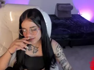 Niicole-Fox2's Live Sex Cam Show