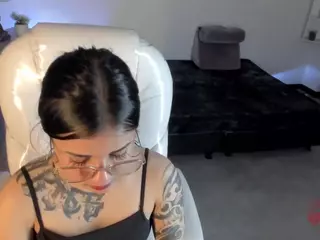 Niicole-Fox2's Live Sex Cam Show