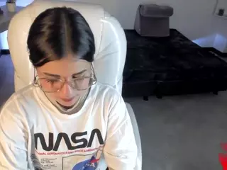 Niicole-Fox2's Live Sex Cam Show