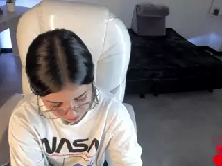 Niicole-Fox2's Live Sex Cam Show