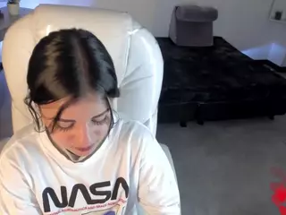 Niicole-Fox2's Live Sex Cam Show