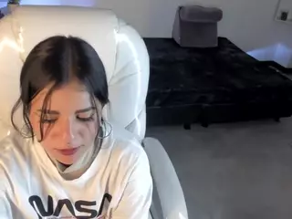 Niicole-Fox2's Live Sex Cam Show